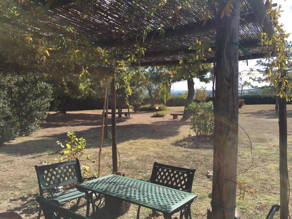 Villa Dolcevita San Costanzo Екстер'єр фото