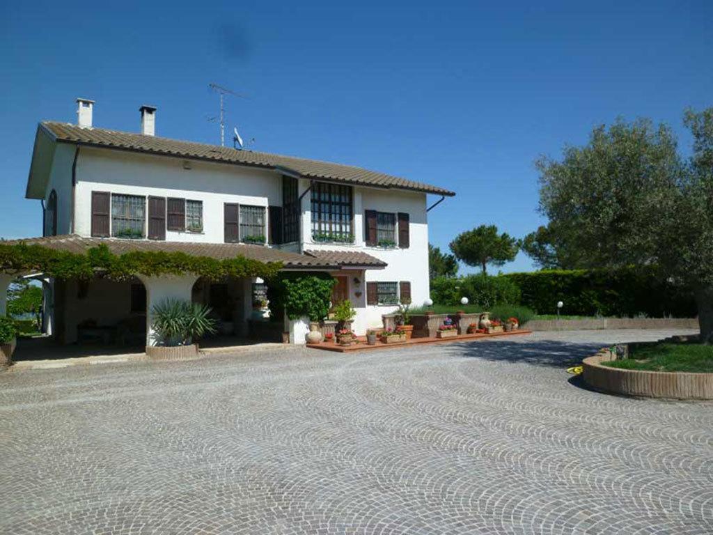 Villa Dolcevita San Costanzo Екстер'єр фото