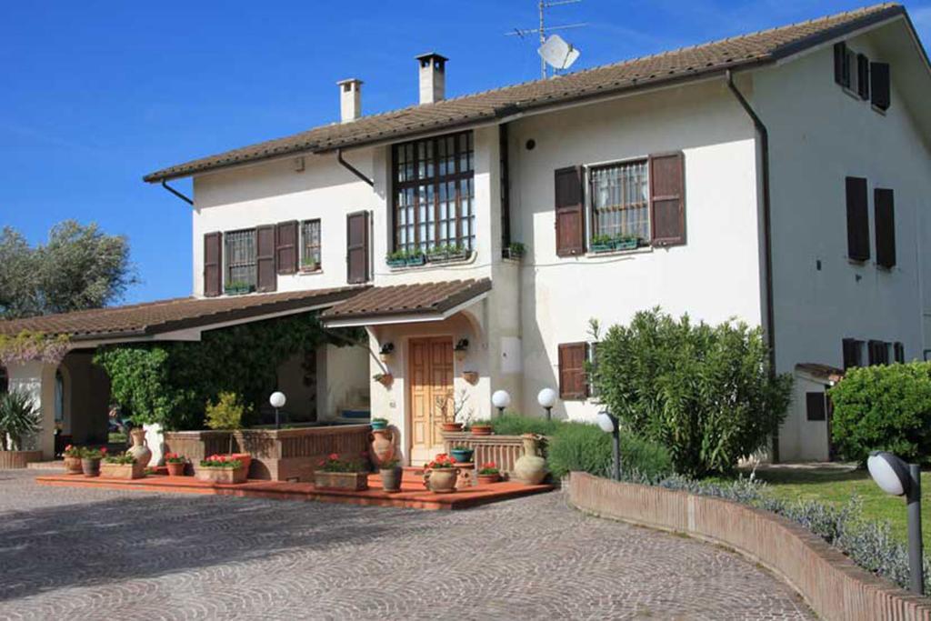 Villa Dolcevita San Costanzo Екстер'єр фото