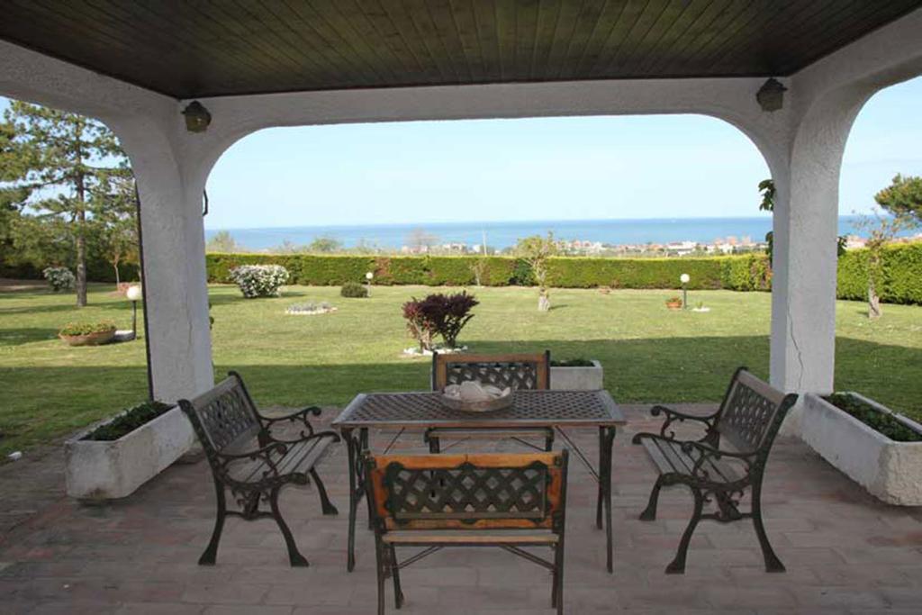 Villa Dolcevita San Costanzo Екстер'єр фото